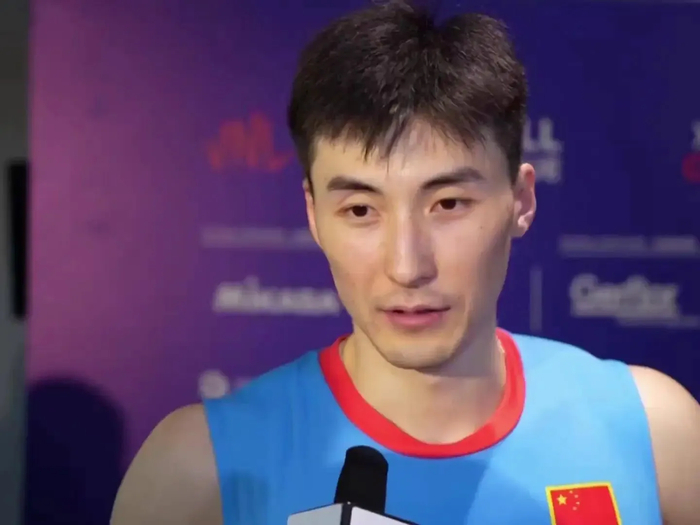 华体会-颜值碾压，传球却被诟病！上过非诚勿扰的男排二传于垚辰官宣退役|排球|中国男排|国家队|赛场|伤病_新浪体育_新浪新闻